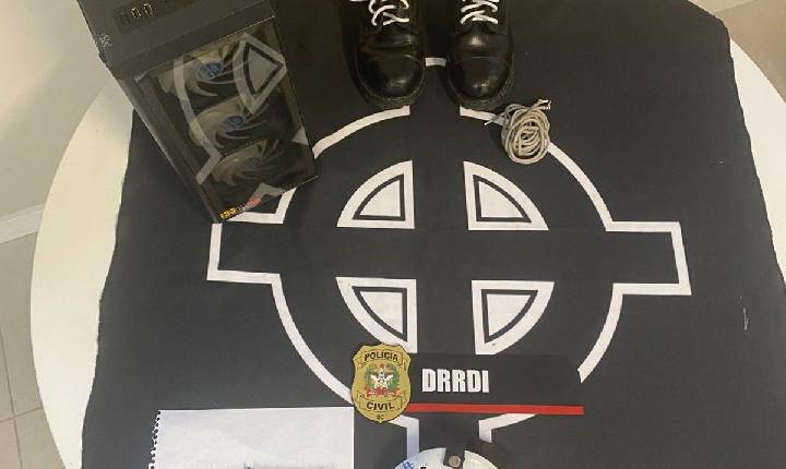 Polícia Civil apreende símbolos de apologia ao nazismo com adolescente de Palhoça
