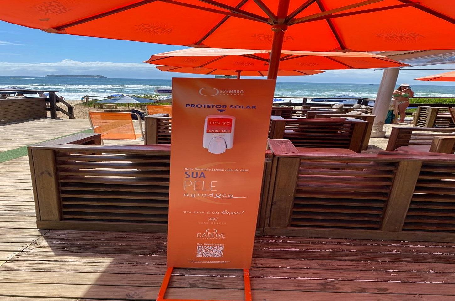 Ação social instala totens com protetor solar gratuito em sete novos pontos de Florianópolis