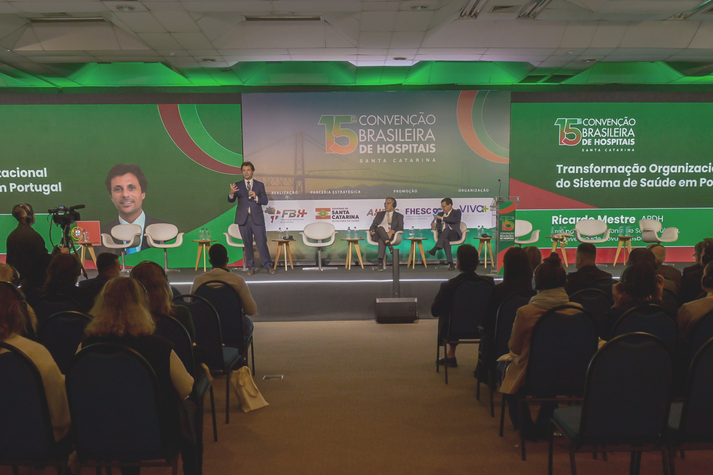 Especialistas de seis países debatem em Florianópolis o futuro da saúde pública e privada no Brasil