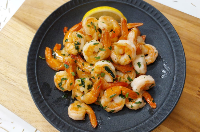 ADOLESCENTE SOFRE REAÇÃO ALÉRGICA GRAVE APÓS INGERIR CAMARÃO EM RESTAURANTE NA PRAIA DA JOAQUINA, FLORIANÓPOLIS