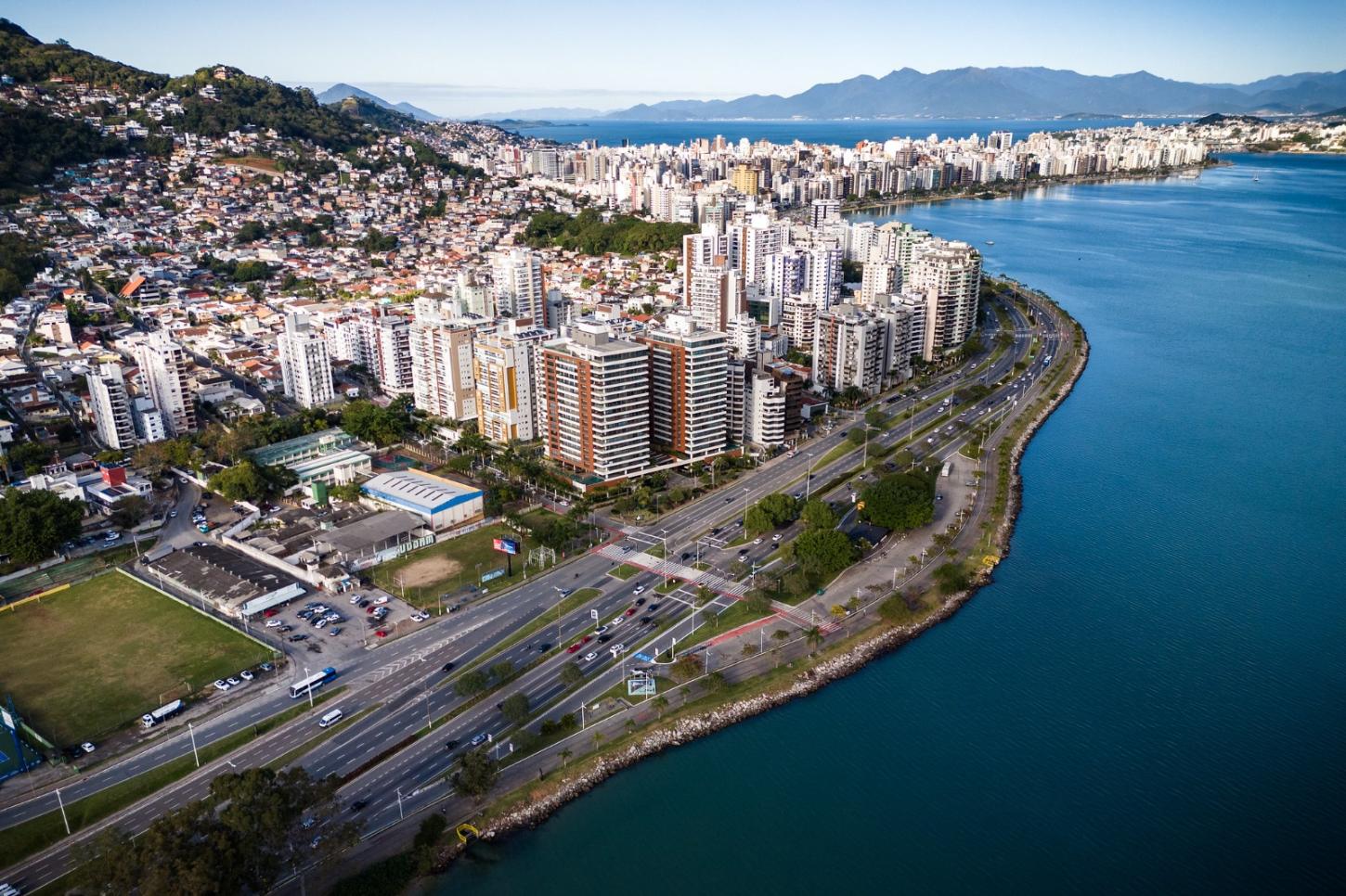 Florianópolis é o município mais competitivo do Brasil segundo pesquisa de 2025