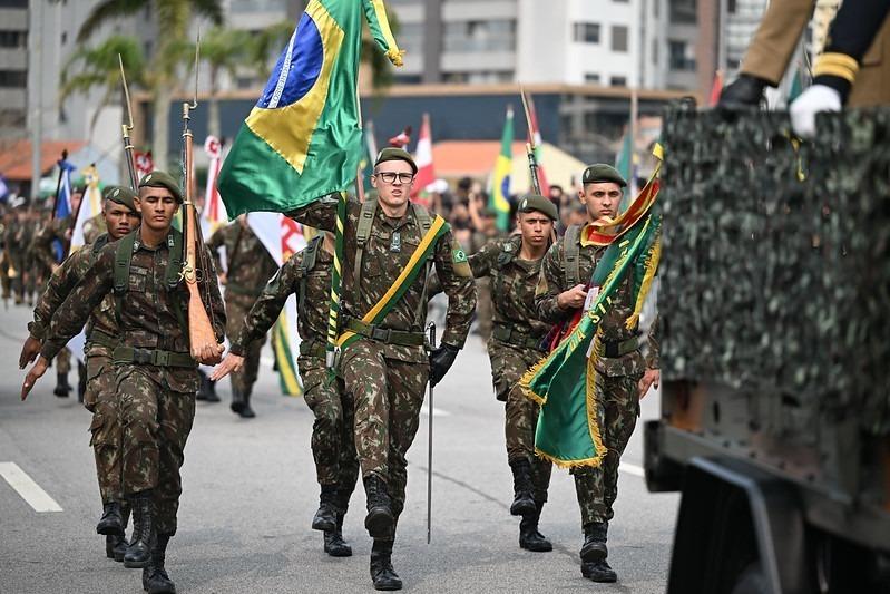 14ª Brigada de Infantaria Motorizada destaca a presença do Exército no 7 de Setembro em Florianópolis.