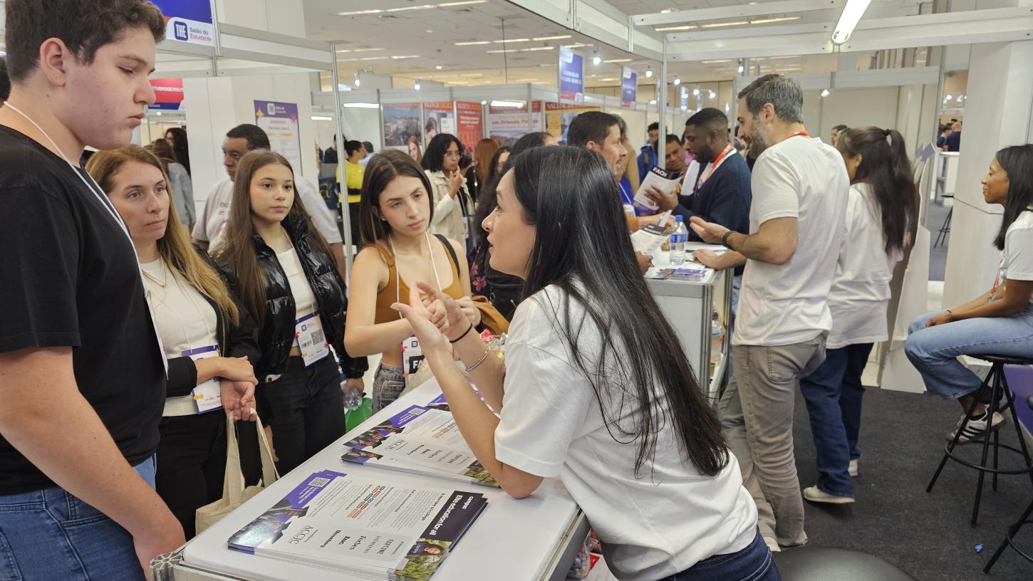 Mulheres lideram o interesse por estudar no exterior, aponta pesquisa do Salão do Estudante