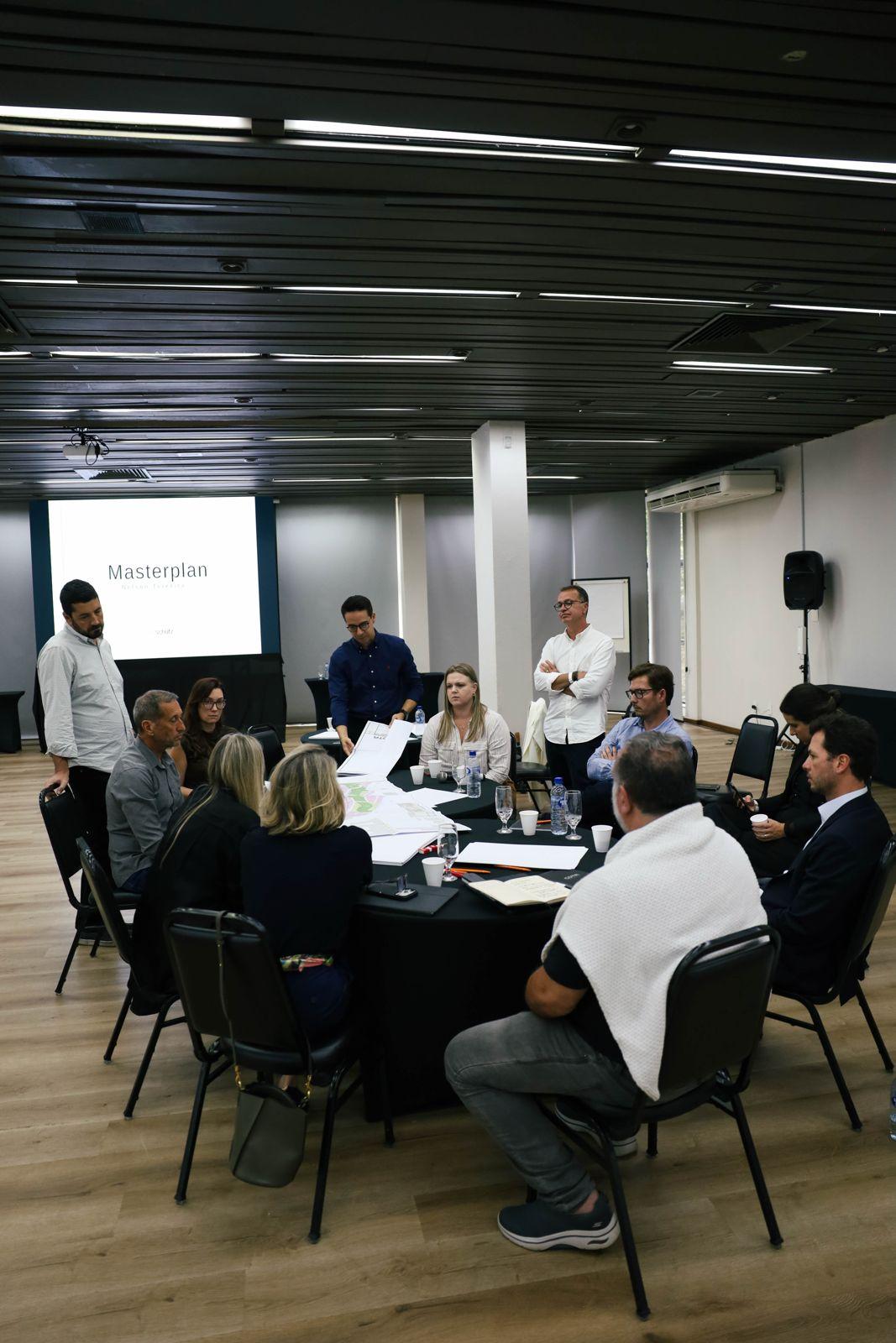 Cota reúne especialistas e valida diretrizes do novo bairro planejado em Itajaí