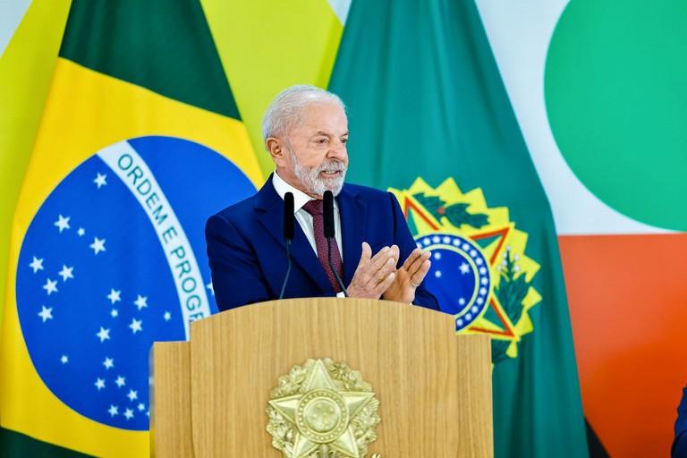 Pessoas que cometeram crime contra a democracia brasileira terão que pagar”, diz Lula sobre PL da dosimetria