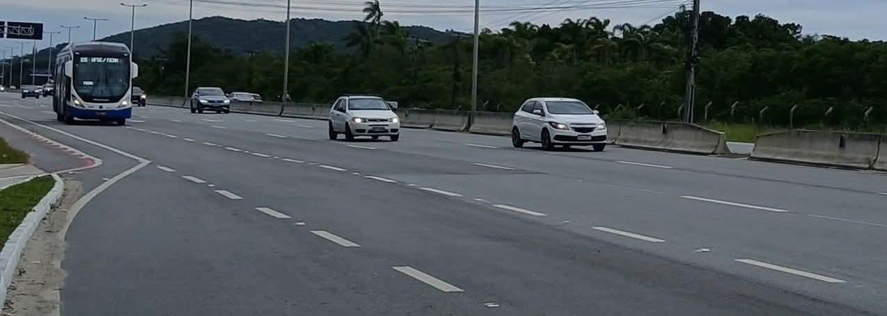 Terceira faixa da SC-401 reduz até 40% do tempo de deslocamento no primeiro dia de operação