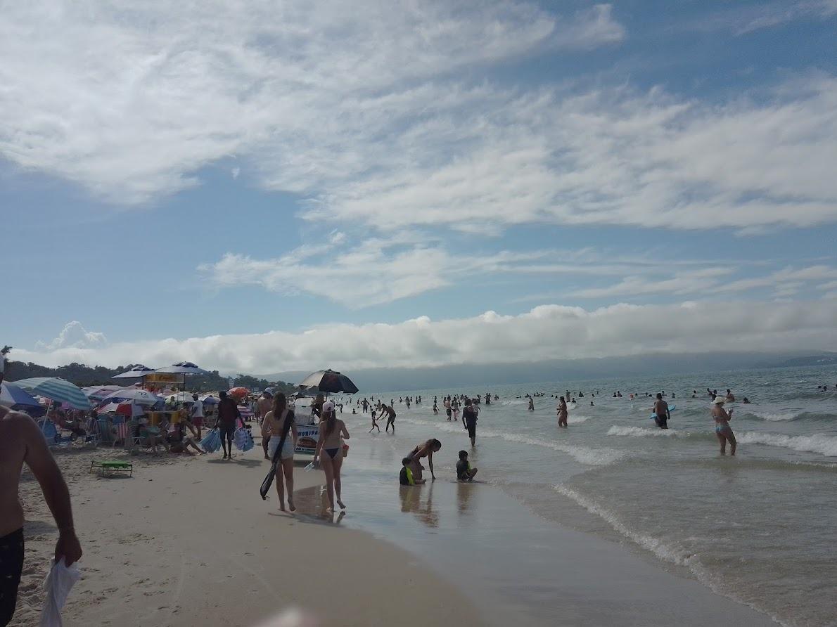 Carnaval em SC: Saldo positivo nas praias contrasta com feriado violento nas rodovias