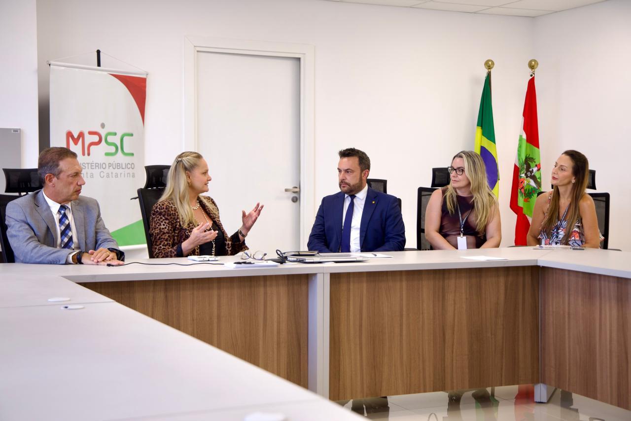 Dibea Estadual defende criação de Procuradoria Especializada em Defesa e Proteção dos Animais em Santa Catarina 