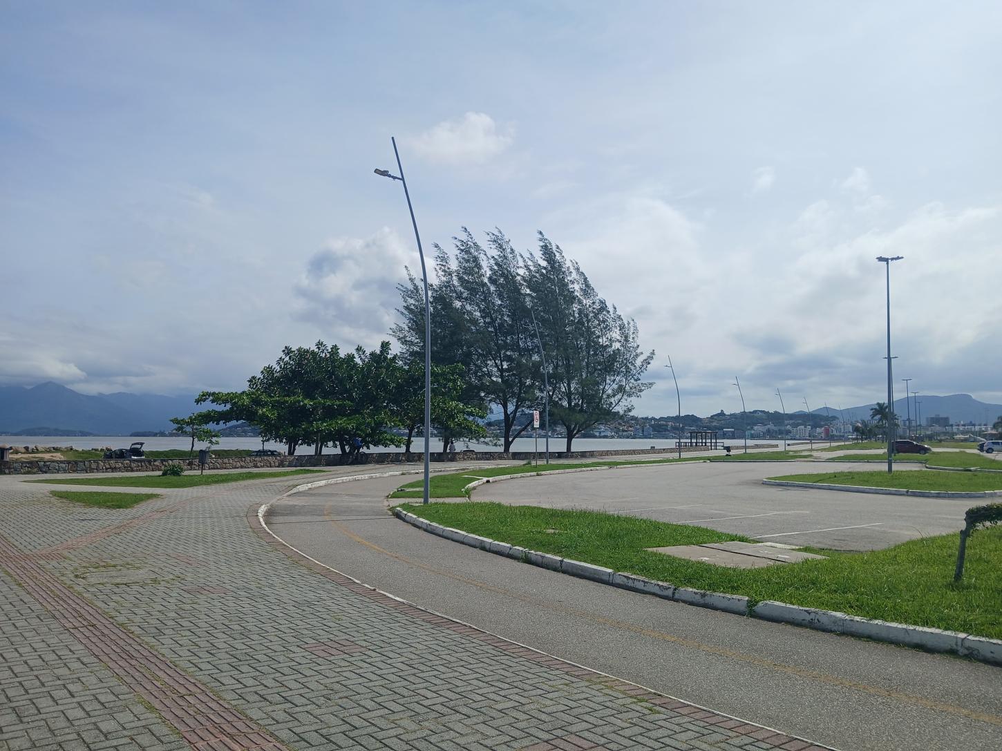 Outono deve registrar temperaturas acima da média e ampla variação térmica em Santa Catarina