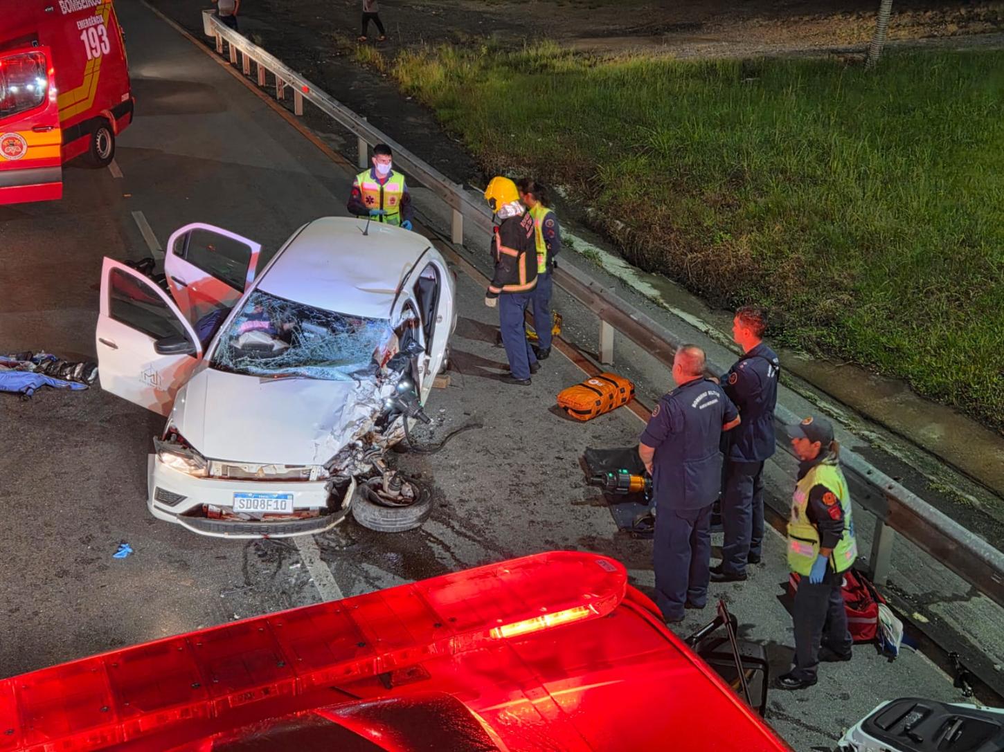 Colisão frontal deixa quatro feridos na BR-282 em Palhoça 
