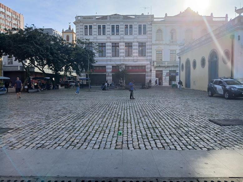 Da comissão ao imóvel e documentação irregular: os riscos jurídicos que ninguém explica nas negociações