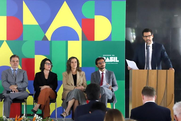 Em evento no Palácio do Planalto, Governo do Brasil formaliza o protocolo para investigar crimes contra jornalistas e comunicadores