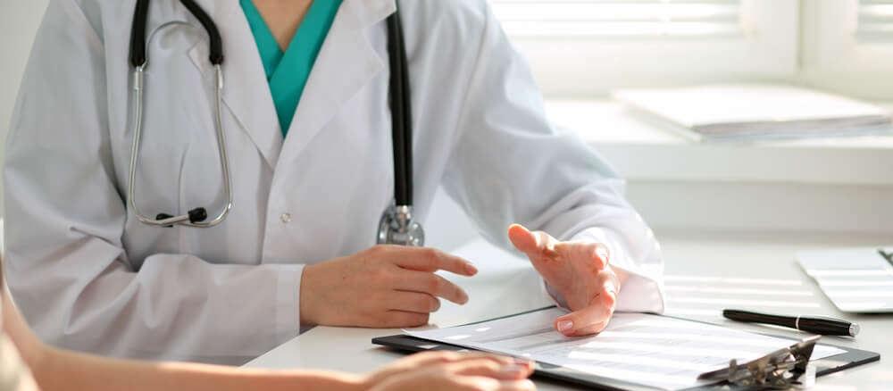 Exame simples que salva vidas: sangue oculto nas fezes auxilia na prevenção do câncer colorretal 