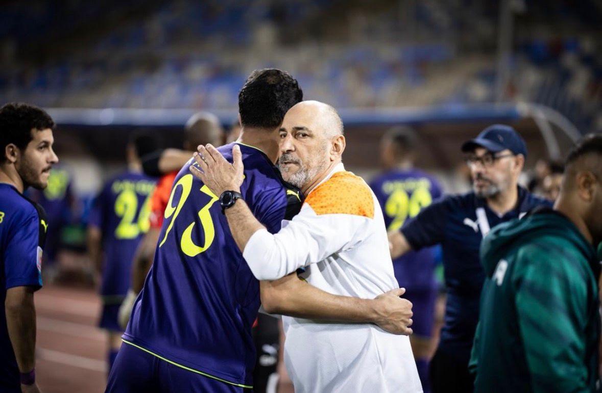 Vinícius Eutrópio segue fazendo história no A’Ali Club e alcança 4ª colocação no Bahrein