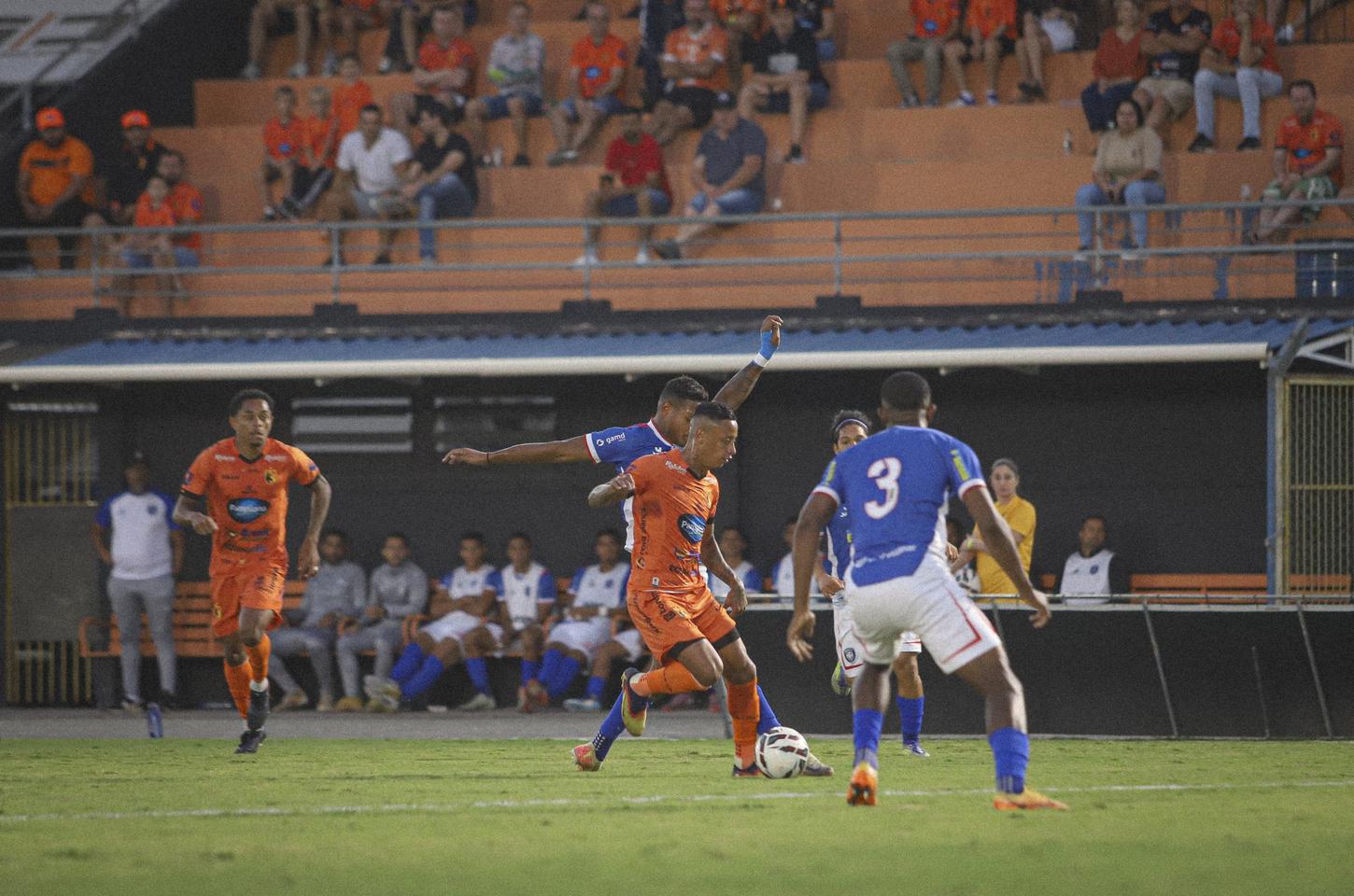 Vitória com autoridade e superação