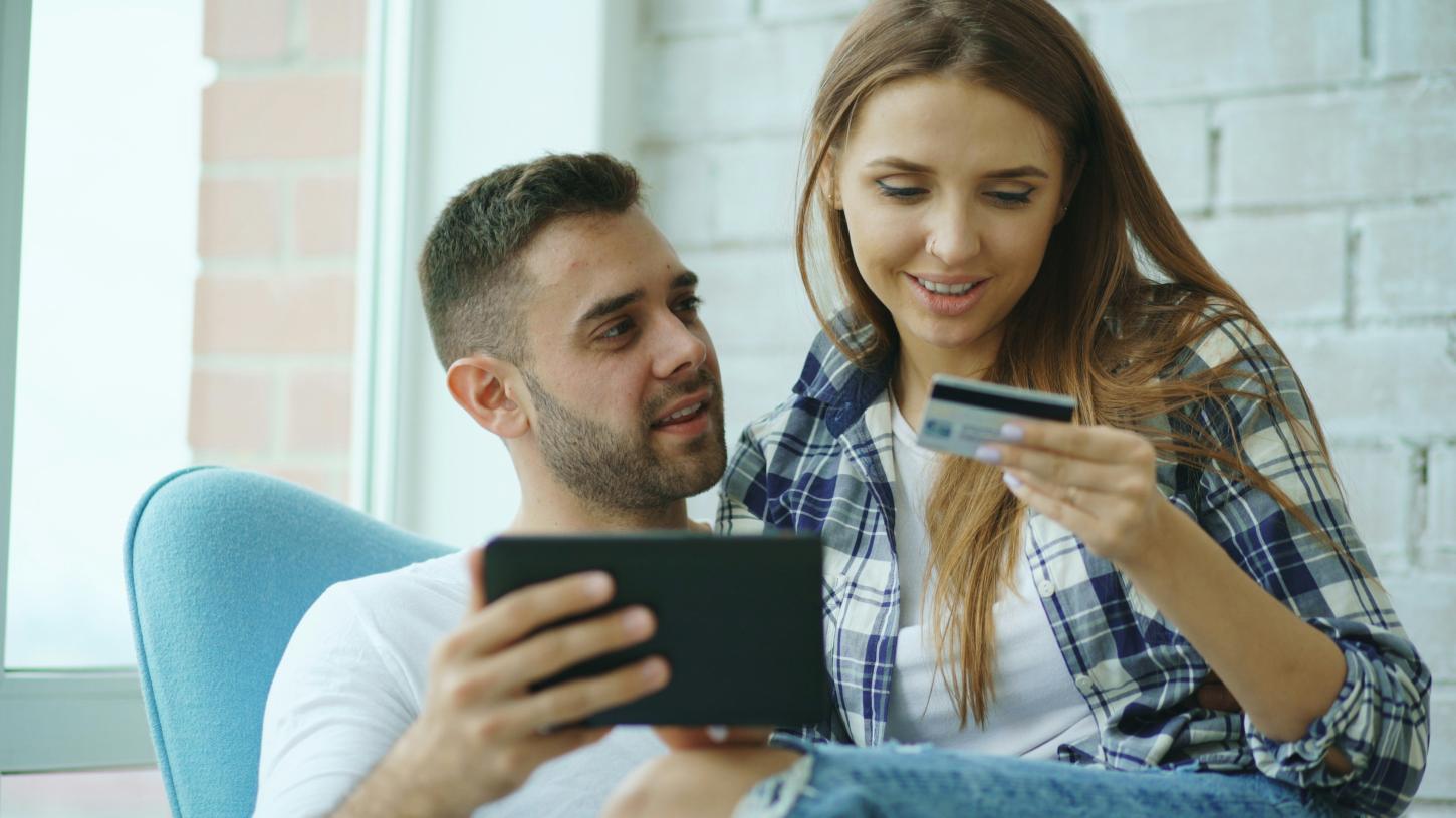 Os benefícios de cartões de crédito que poucos conhecem