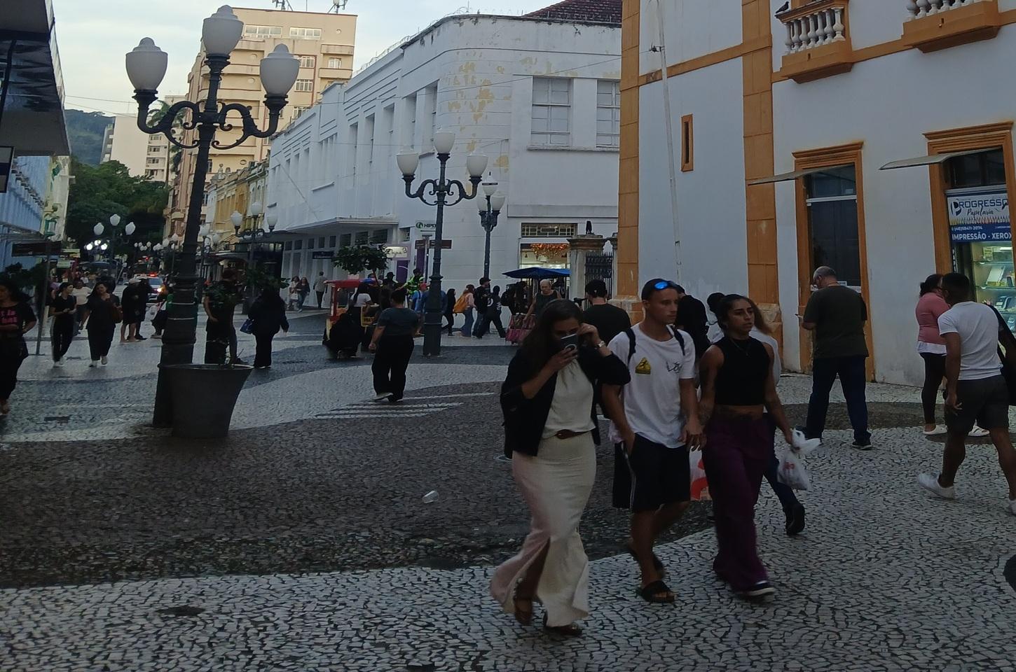 Brasil registra 726 mil jovens aprendizes no mercado de trabalho entre janeiro e abril de 2026