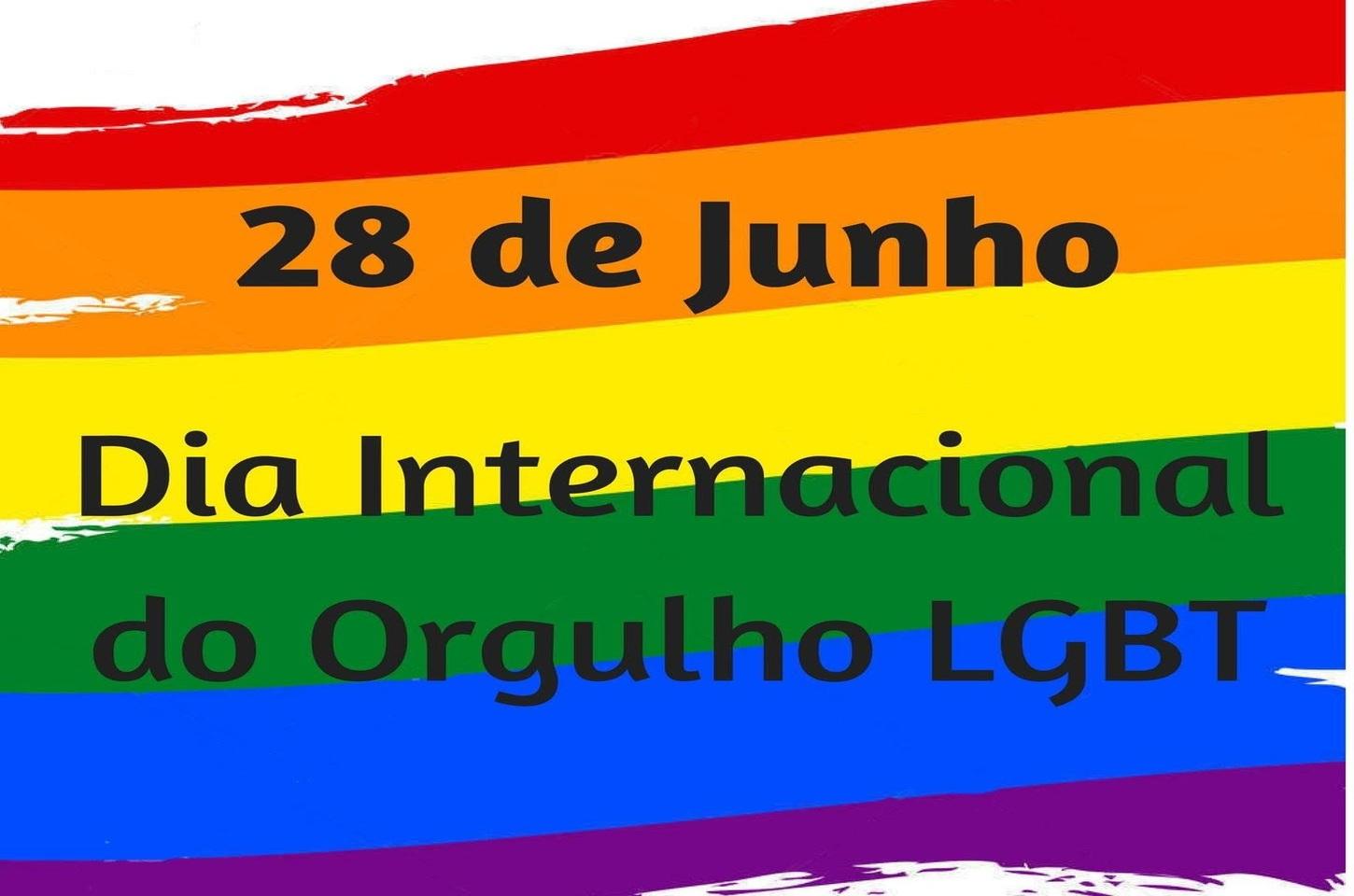 Os diretos humanos são fundamentais todos viverem a vida em liberdade entre todos os povos e nações.