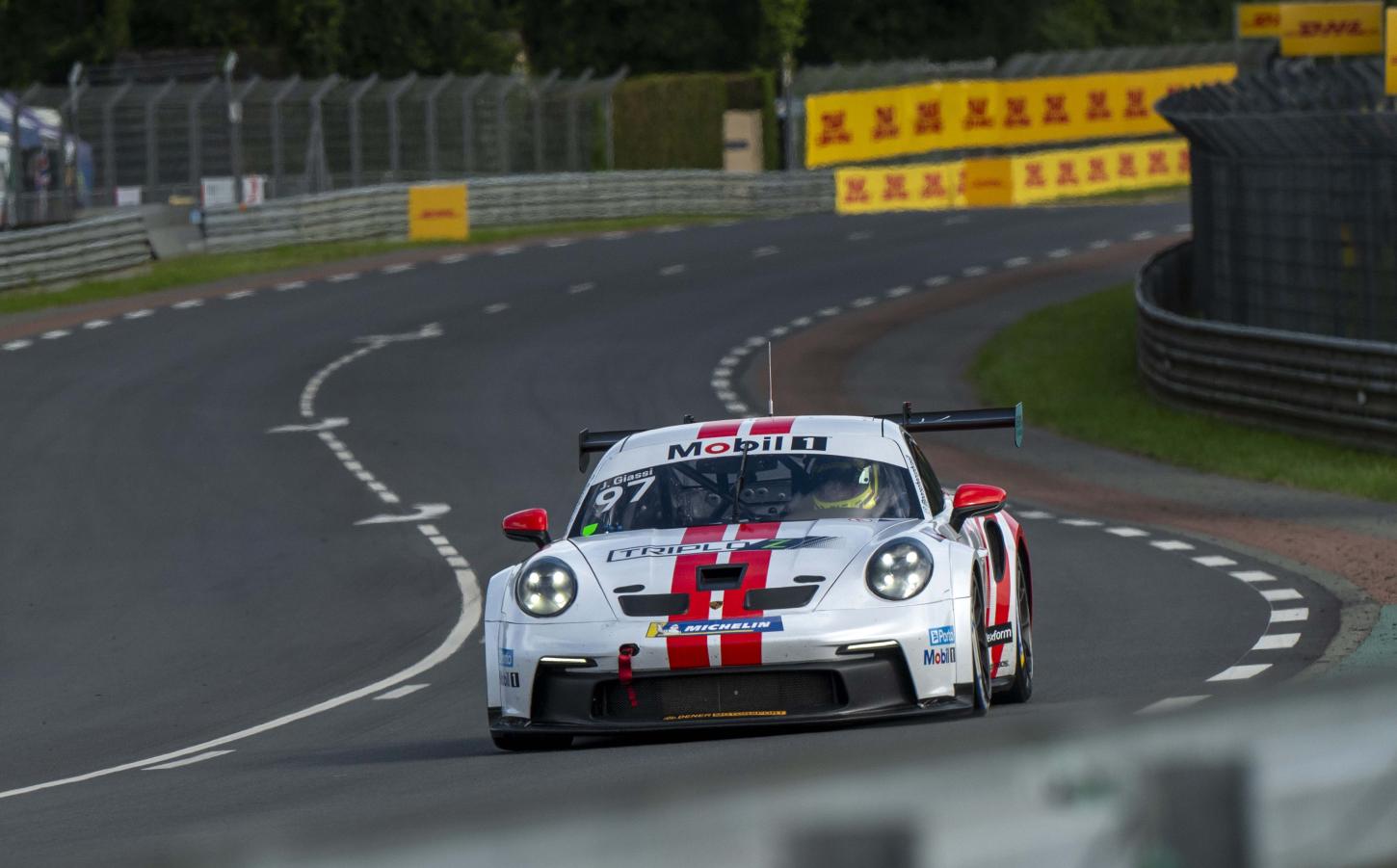 Piloto catarinense Jeff Giassi é o grande vencedor da prova de Le Mans, na França