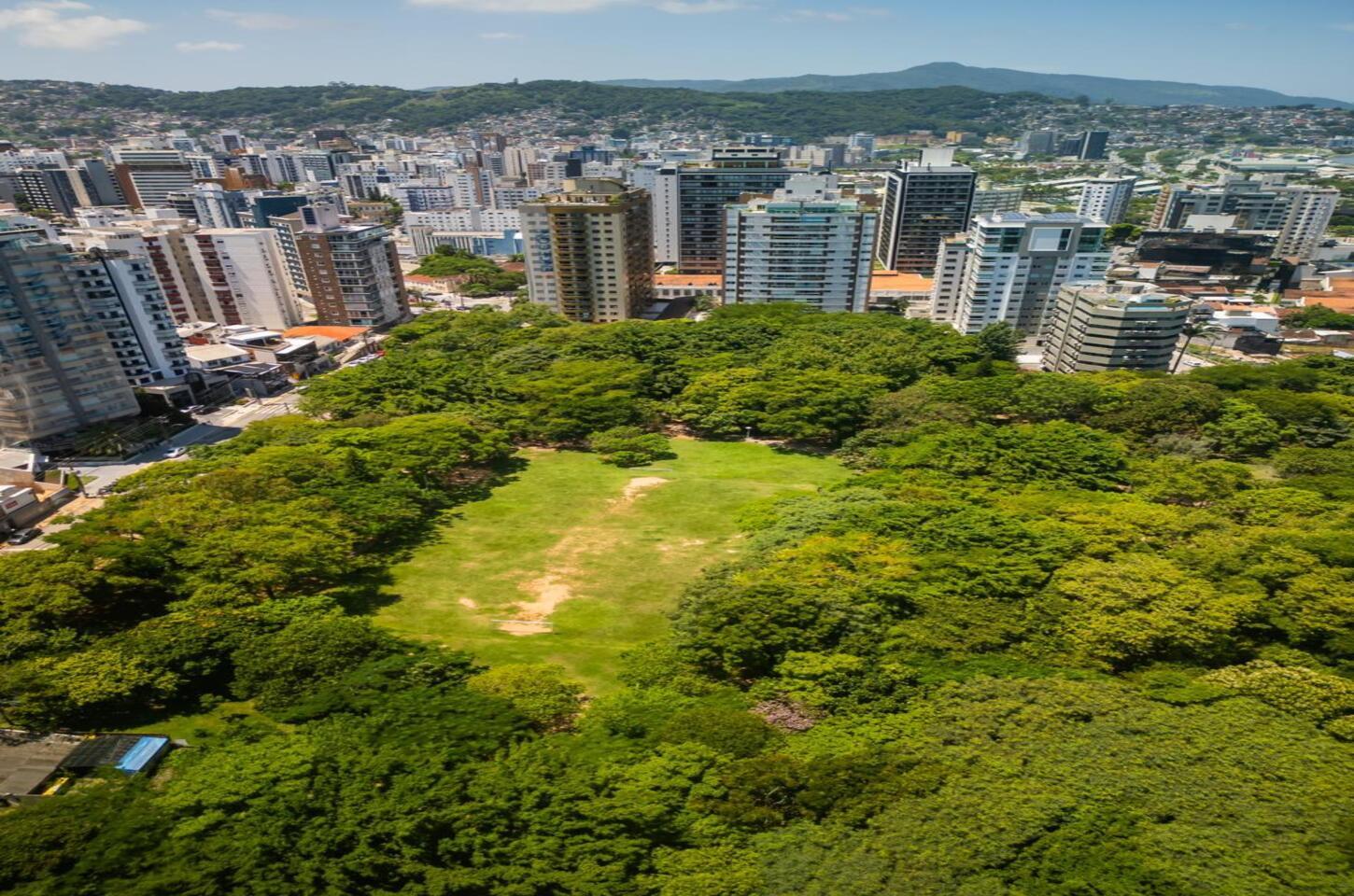 Prefeitura inicia implantação de nova iluminação em área de 6 mil m² do Parque da Luz
