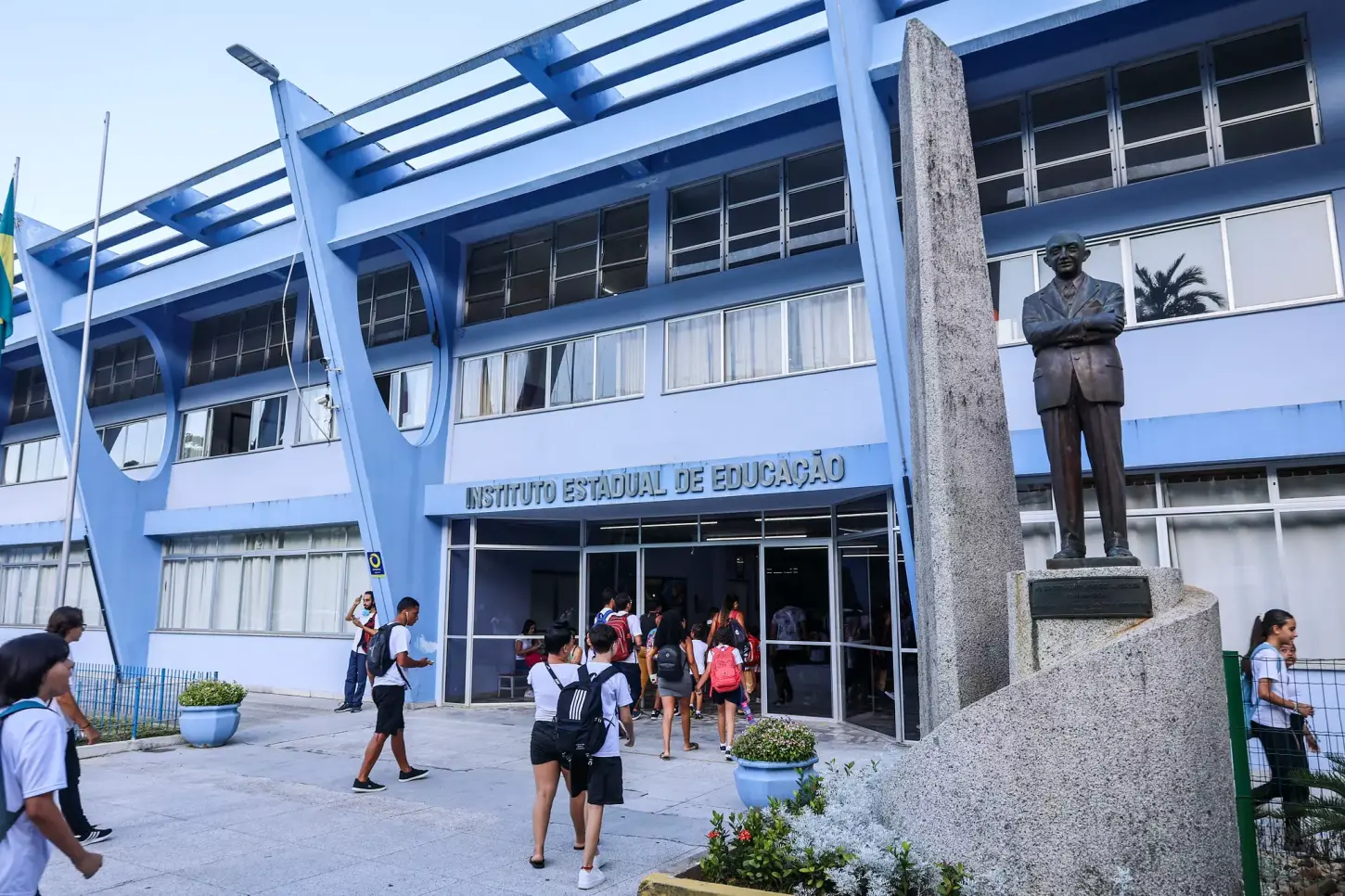 Santa Catarina acompanha avanço do ensino médio público