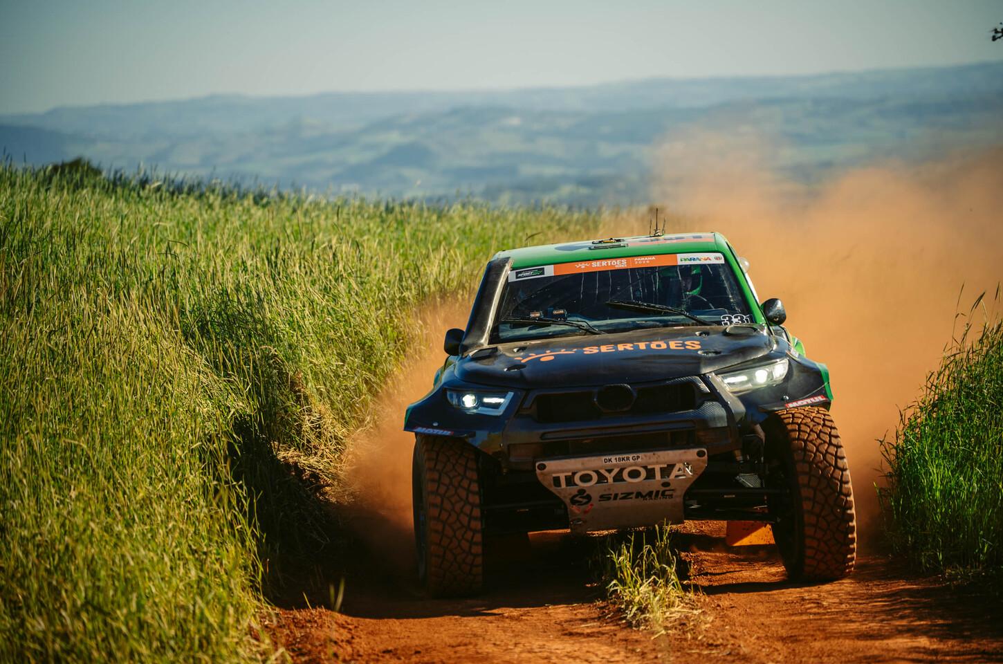 Catarinenses iniciam Sertões Series Paraná com saldo positivo na estreia da Toyota IMA V8