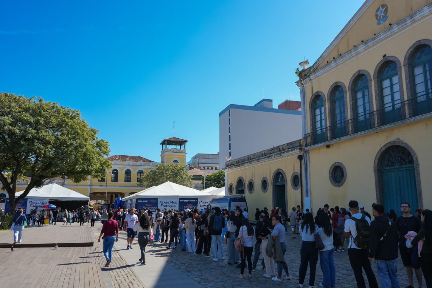 Feirão de empregos bate recorde de participação e admissões com 773 pessoas contratadas
