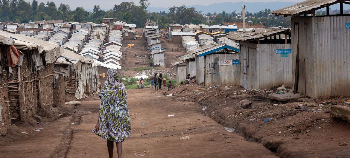 Cem dias de Ebola na República Democrática do Congo: mais de 2.500 mortos e um surto que já se espalhou para além da França.