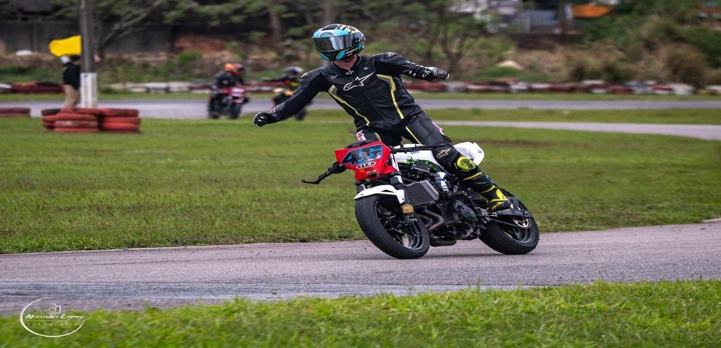 Daniel Tomelin é convidado para seletiva da Red Bull MotoGP Rookies Cup na Espanha