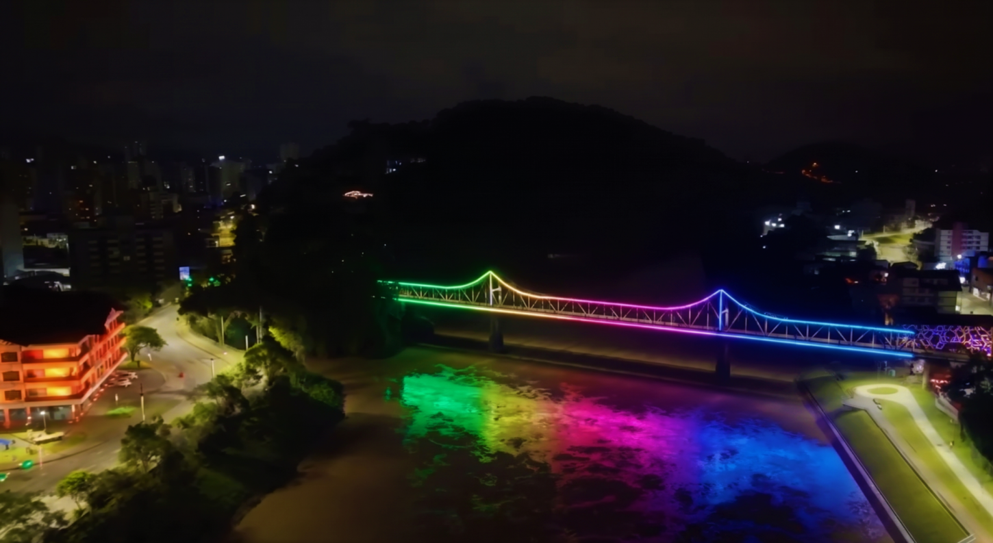 Patrimônio e futuro: Ponte de Ferro de Blumenau ganha nova identidade cênica