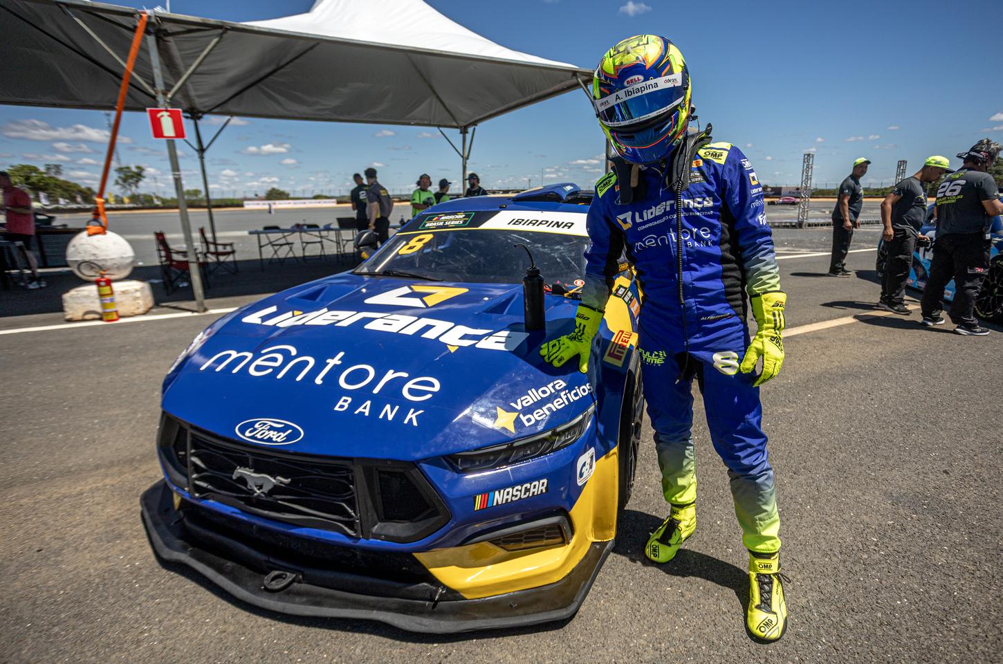 Toque tira chance de vitória, mas Alfredinho Ibiapina carimba vaga nos playoffs da NASCAR Brasil