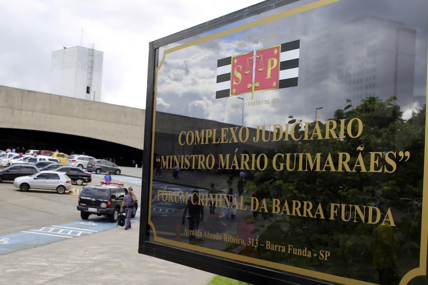 Tribunal do Júri na Capital Paulista corinthiano que esfaqueou a esposa palmeirense