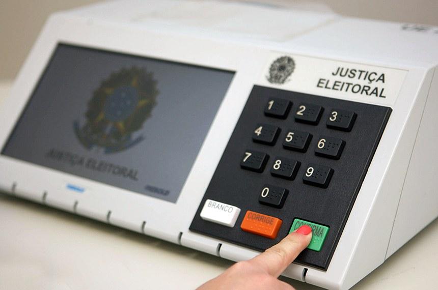 Definidos governadores em 5 estados e no DF; eleito no AM, Omar deixa Senado