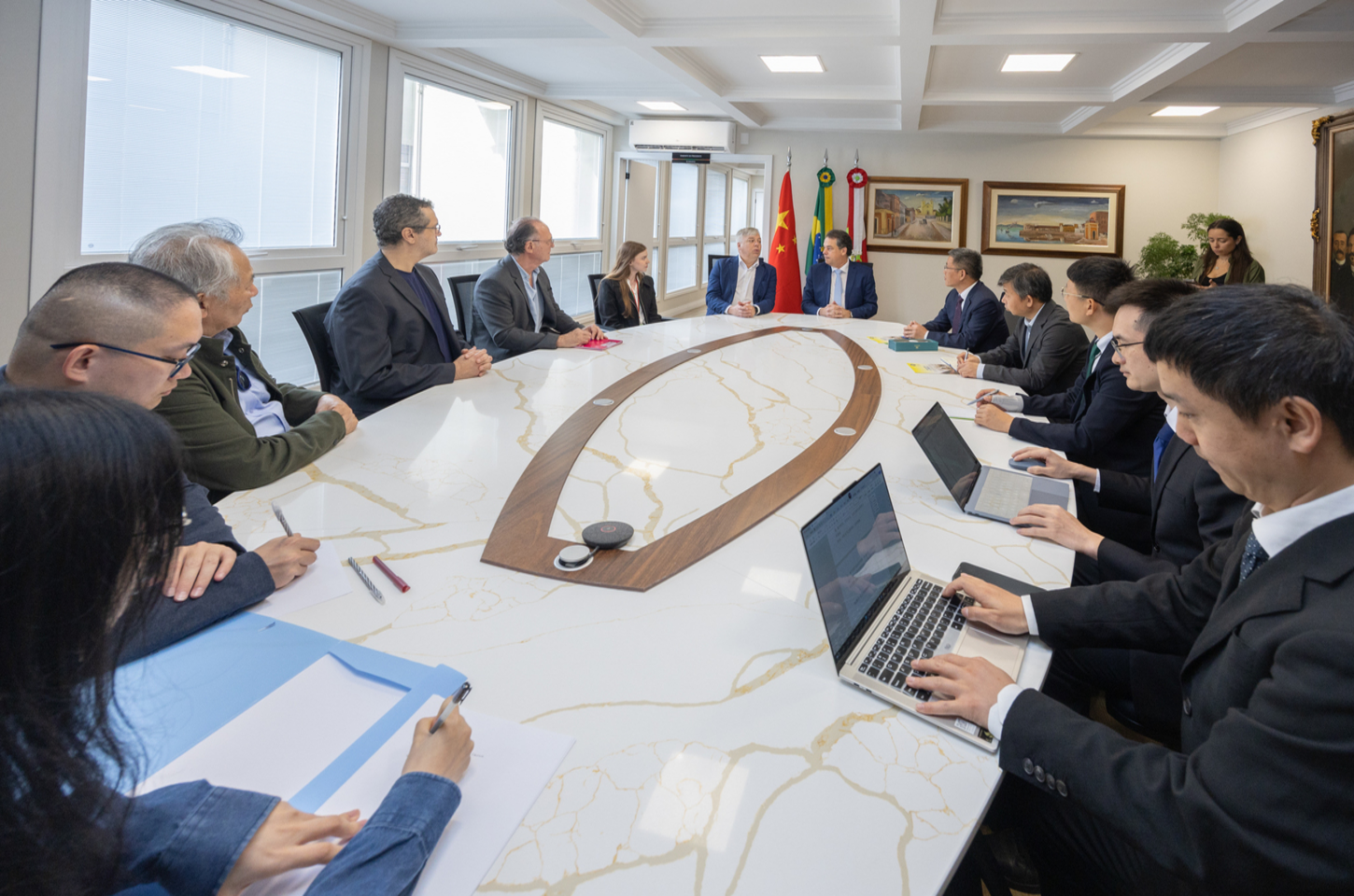 Delegação chinesa debate ampliação da cooperação com SC e possível instalação de unidade do Instituto Confúcio