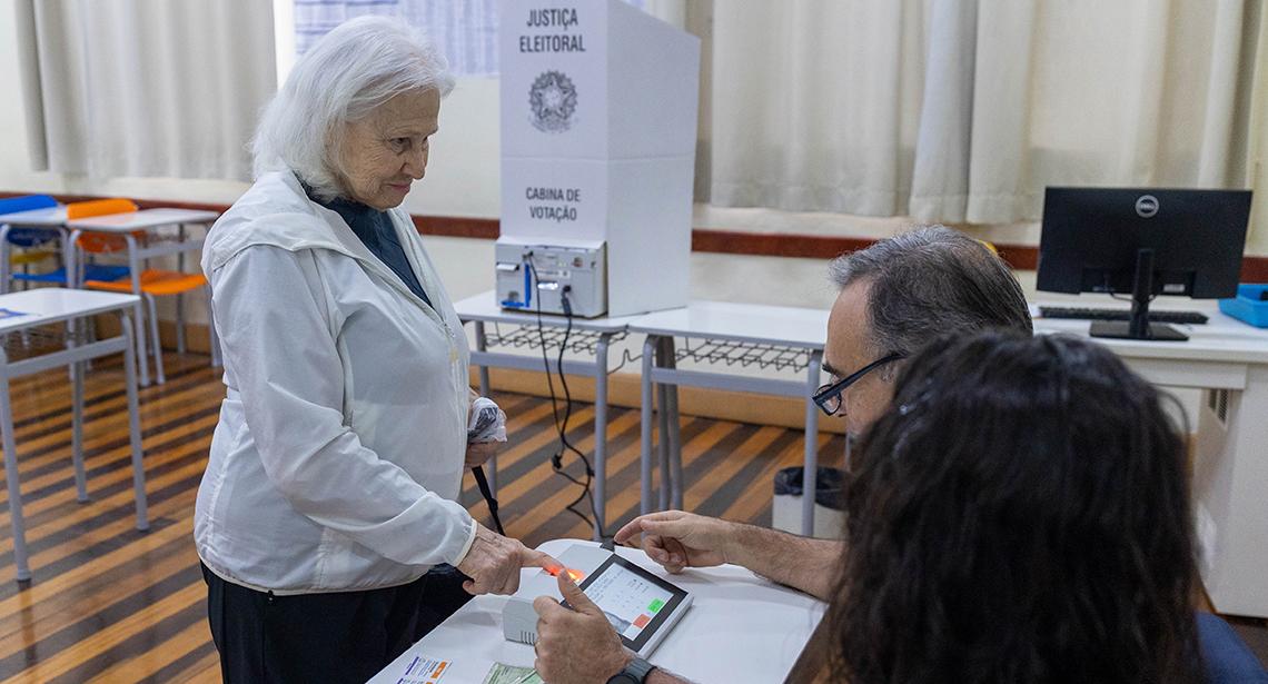 Eleições 2026: Mais de 5,7 milhões de pessoas poderão votar em SC no domingo (25)