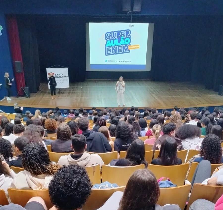 Florianópolis recebe aulão gratuito de preparação para o Enem no dia 27