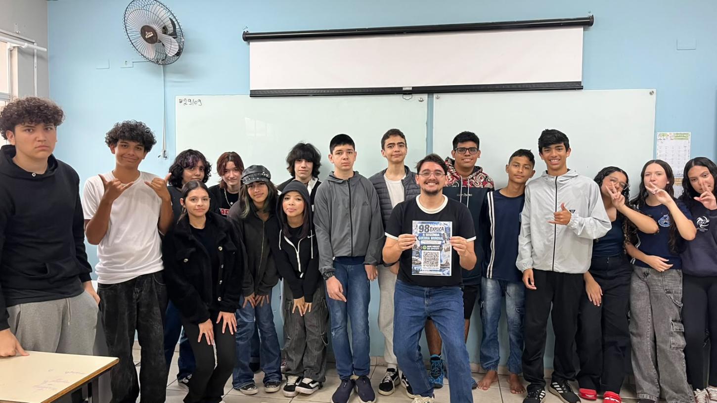 História em áudio: estudantes da Capital criam podcast sobre a Segunda Guerra Mundial