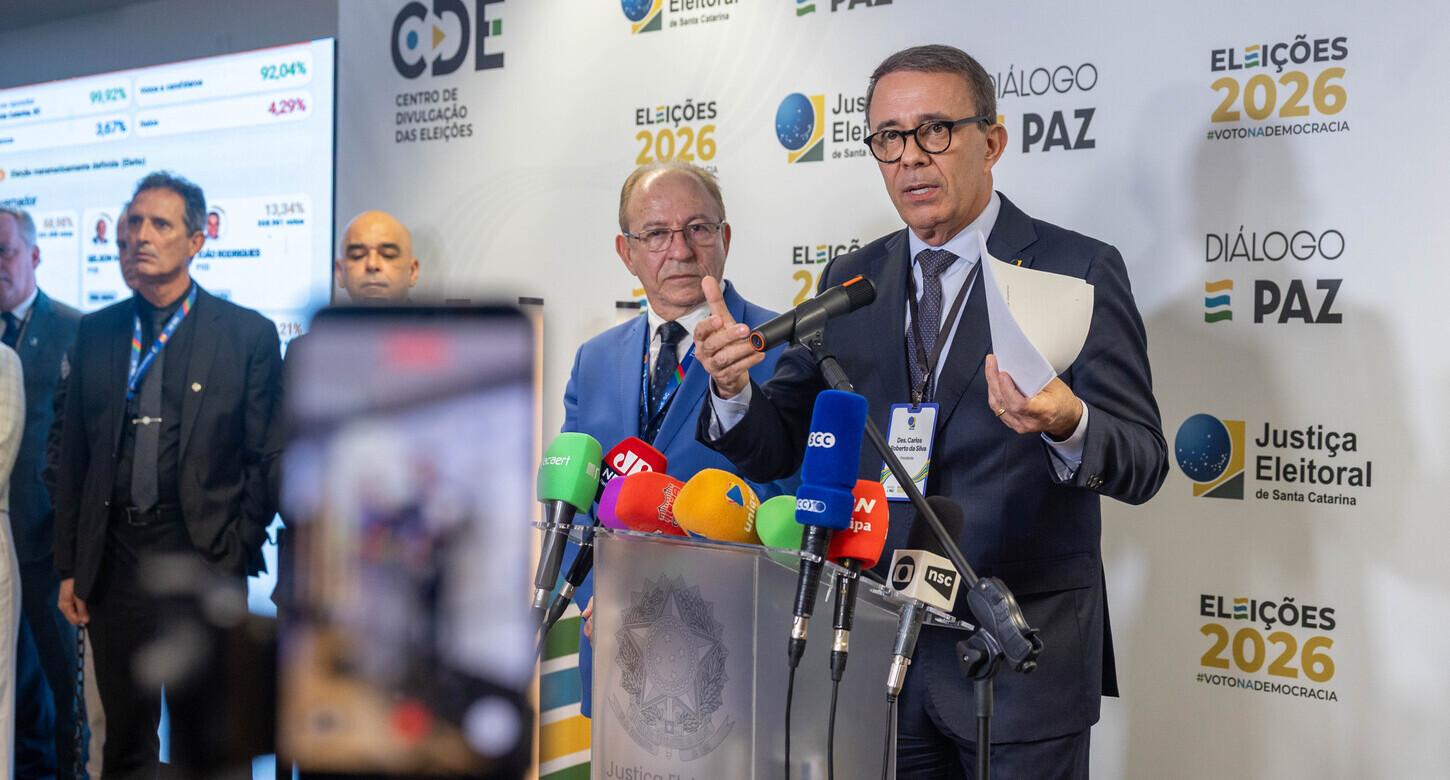 Justiça Eleitoral de SC totaliza resultados do primeiro turno das Eleições 2026