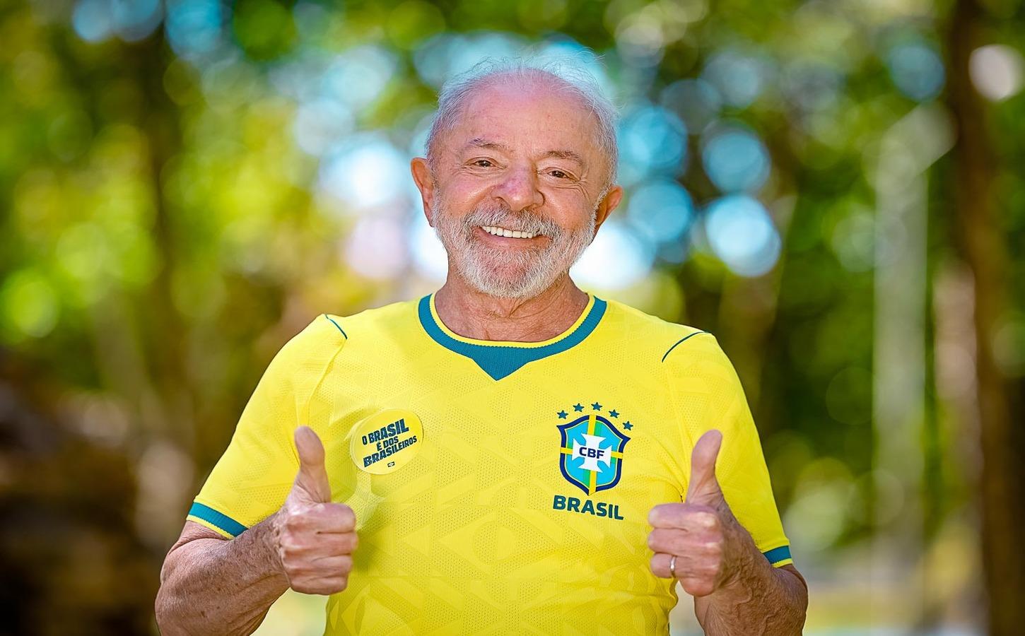 Lula ‘vira’ e é reeleito para quarto mandato de presidente