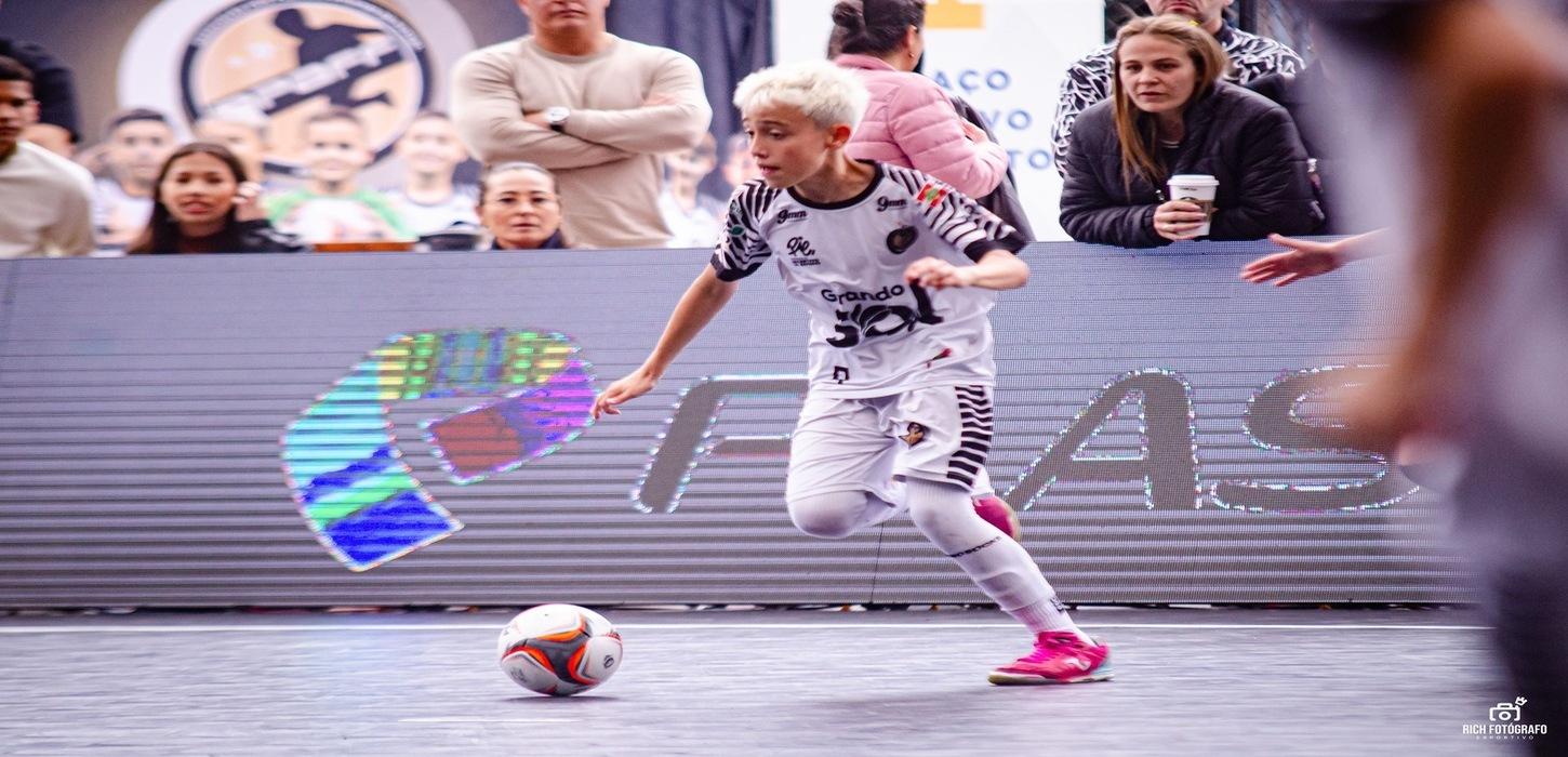 Matheus Stefanski, de Florianópolis, é o artilheiro da Copa Santa Catarina Sub-10 de Futsal com 10 gols em cinco jogos