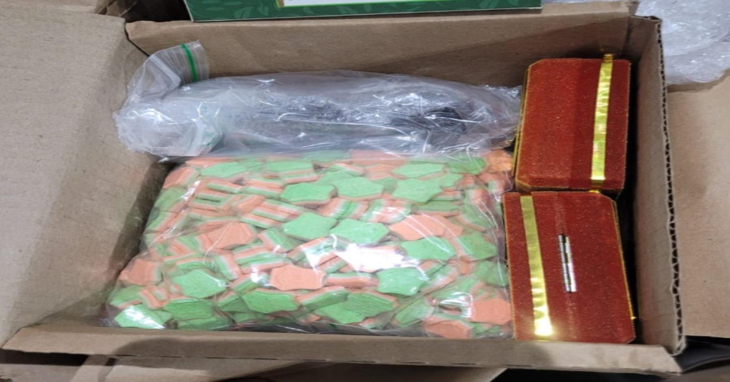 Polícia Civil prende em Florianópolis suspeita de enviar drogas via encomendas para todo o país