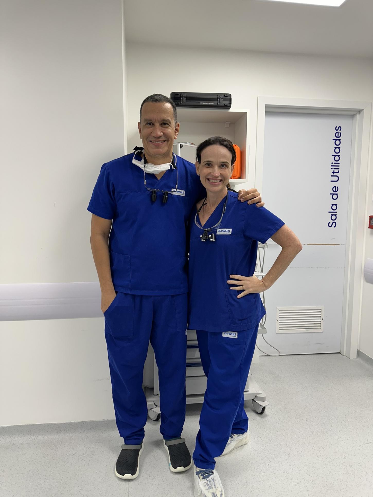 Os médicos Dr Otávio Boaventura (cirurgião plástico) e Dra Débora Cadore (dermatologista)