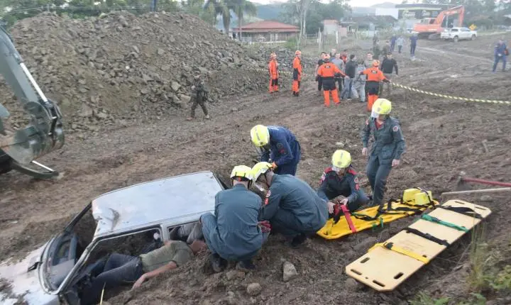 14ª BRIGADA DE INFANTARIA MOTORIZADA PROMOVE 8º EXERCÍCIO DE AJUDA HUMANITÁRIA EM SANTA CATARINA