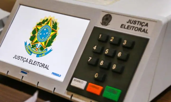 692 candidaturas são registradas em Santa Catarina para as Eleições 2026
