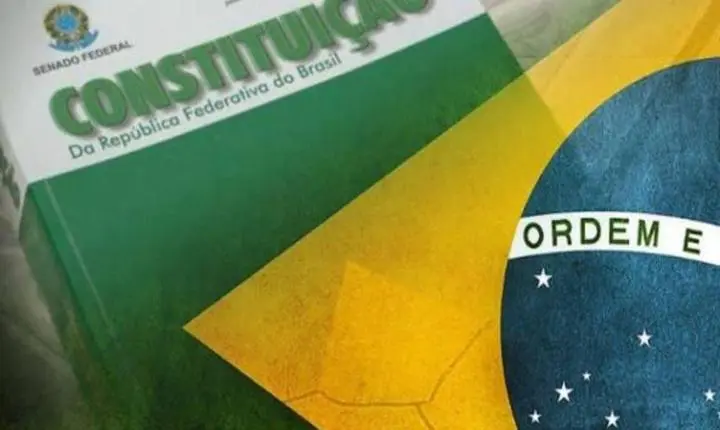 A Constituição e o direito de falar em Deus nos espaços públicos