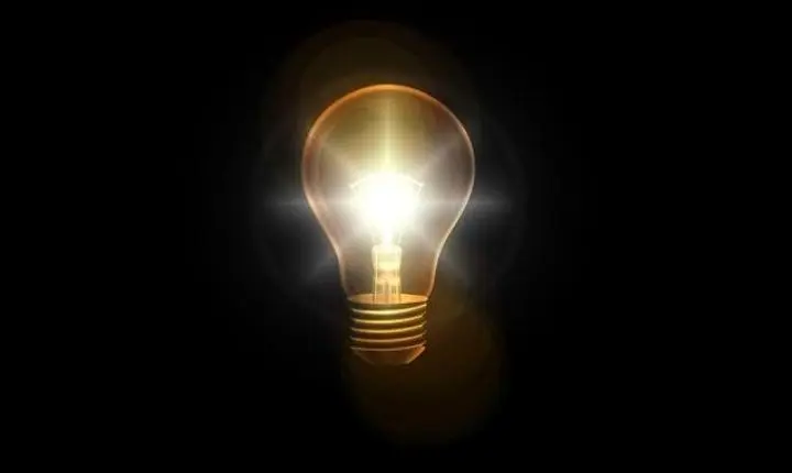 A luz brilha no entendimento na preparação do projeto da criação!