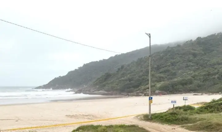 Após cinco dias de buscas, CBMSC localiza corpo de homem desaparecido na Praia Brava na capital catarinense.