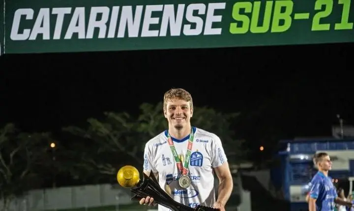 Após título do Campeonato Catarinense Sub-21, zagueiro  Nathanael almeja oportunidades no elenco principal do Caravaggio