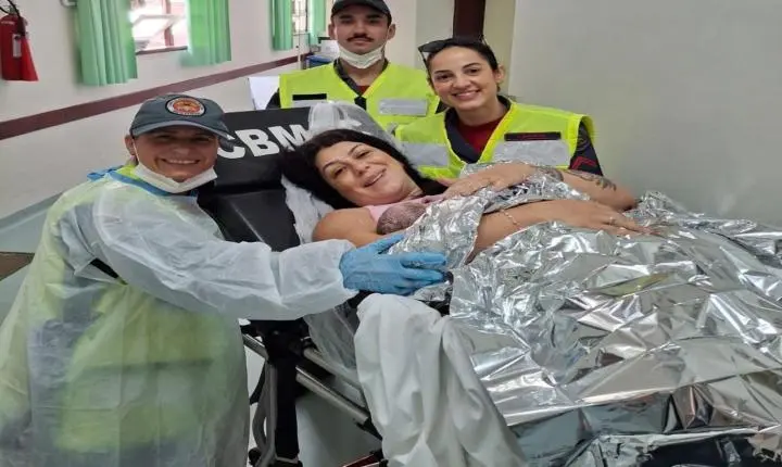BOMBEIROS AUXILIAM PARTO DE EMERGÊNCIA NO BAIRRO RIO VERMELHO, EM FLORIANÓPOLIS.