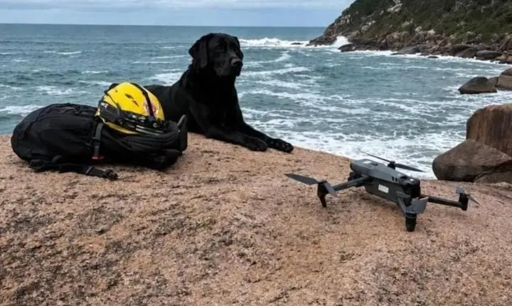 Bombeiros seguem durante todo dia realizando as buscas pelo masculino de 42 anos desaparecido na Praia Brava em Florianópolis.